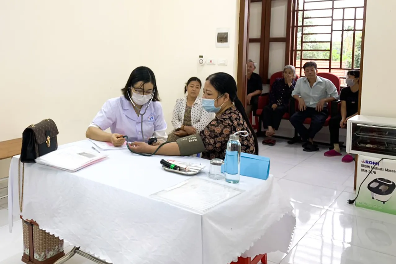 Dòng Mến Thánh Giá Hà Nội tổ chức khám bệnh cho người nghèo